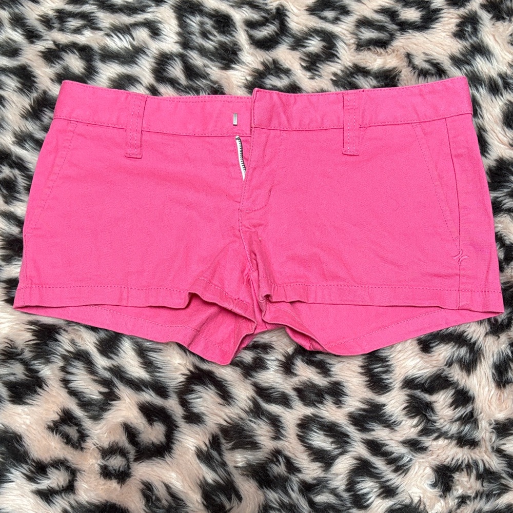 Hurley Classic Fit Lowrider Pink Shorts w/ Clasp Closure